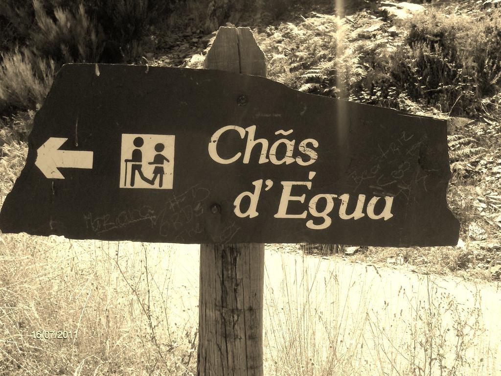 Casa Da Quelha Guest House Chas de Egua Bagian luar foto